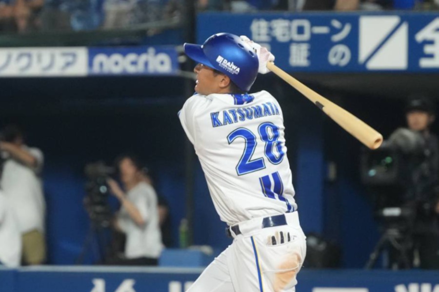 ヤクルト戦で満塁弾を放ったDeNA・勝又温史【写真：井上学】