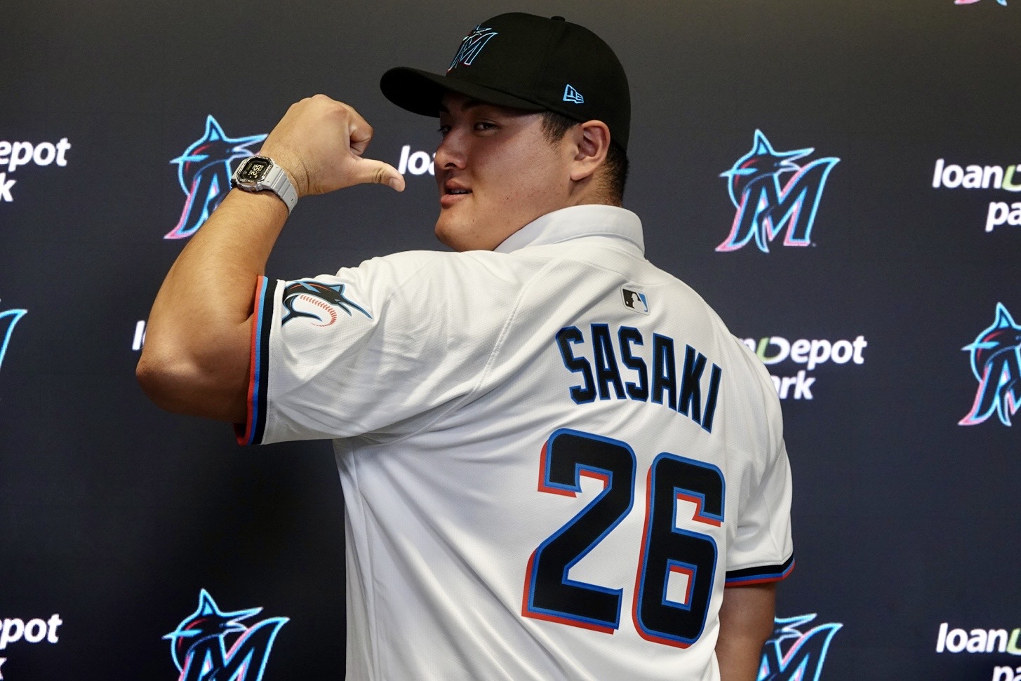 マーリンズ・佐々木麟太郎が記者会見【写真：小谷真弥】