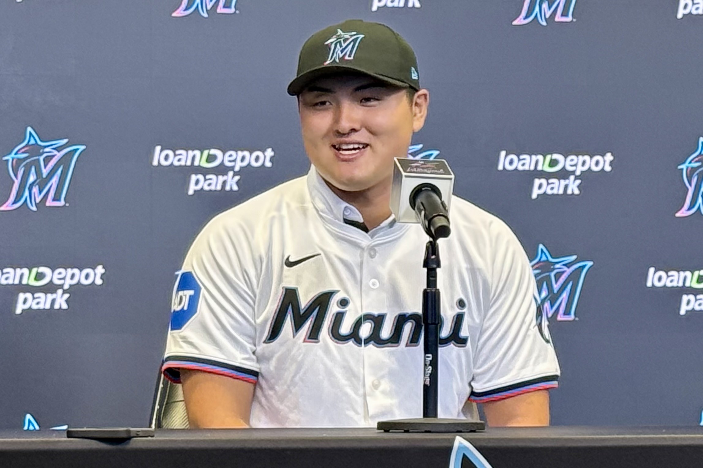 マーリンズと契約したスタンフォード大・佐々木麟太郎【写真：小谷真弥】