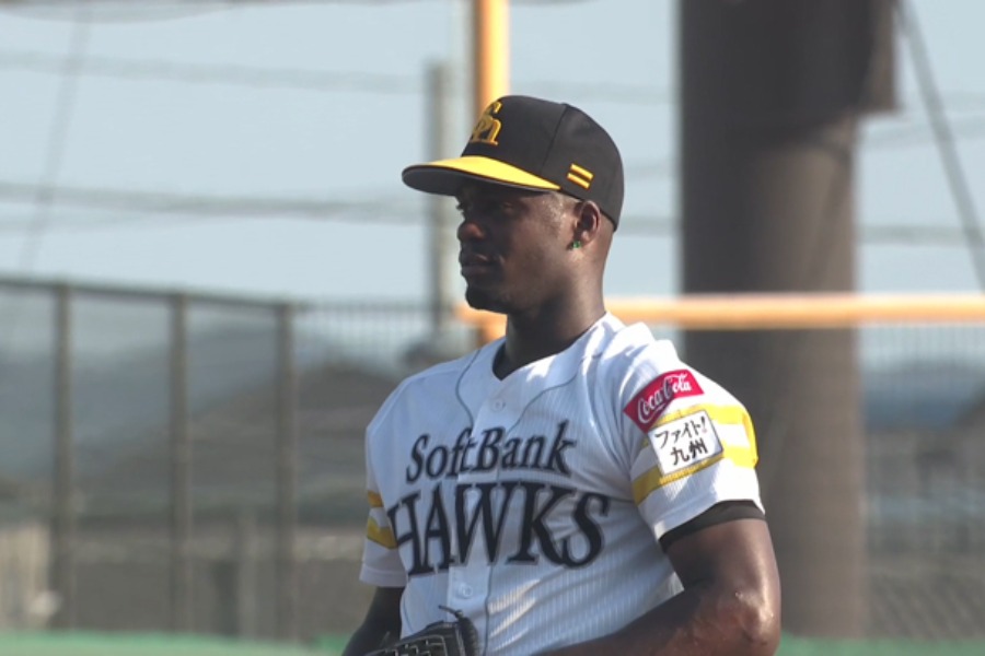 中日戦に先発したソフトバンクのリバン・モイネロ【画像：パーソル パ・リーグTV】