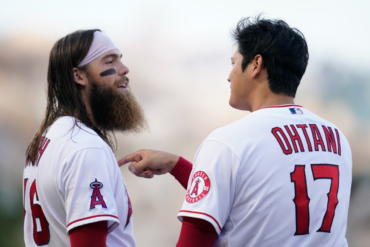 エンゼルス時代のブランドン・マーシュ（左）と大谷翔平【写真：アフロ】