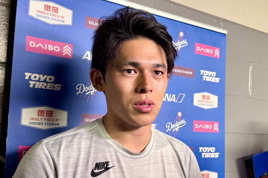 試合後に取材に応じたドジャース・佐々木朗希【写真：小谷真弥】