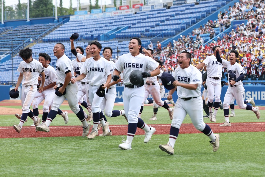 西東京大会を制した八王子実践ナイン【写真:加治屋友輝】