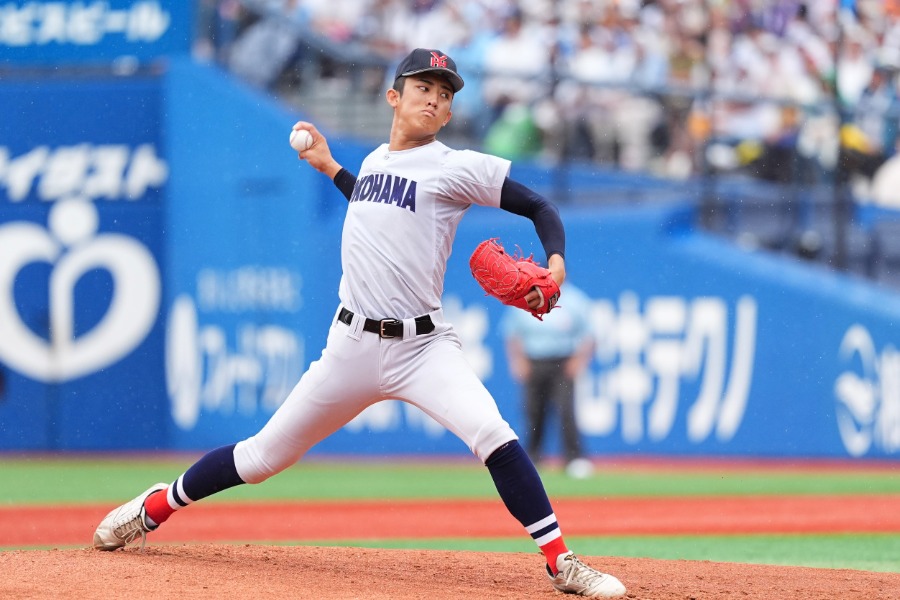 桐光学園との決勝に先発した横浜・織田翔希【写真:小林靖】