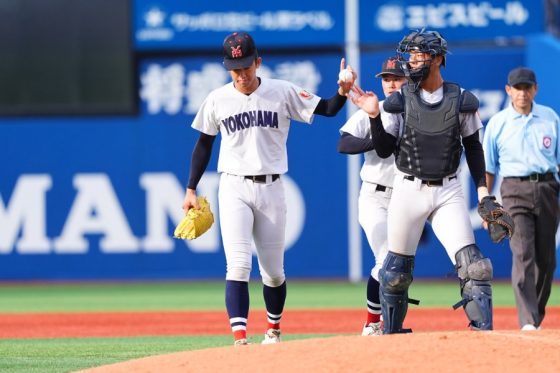 横浜エース・織田、気になる足の状態は？　130球完投＆157キロ計測も…支えられてベンチへ
