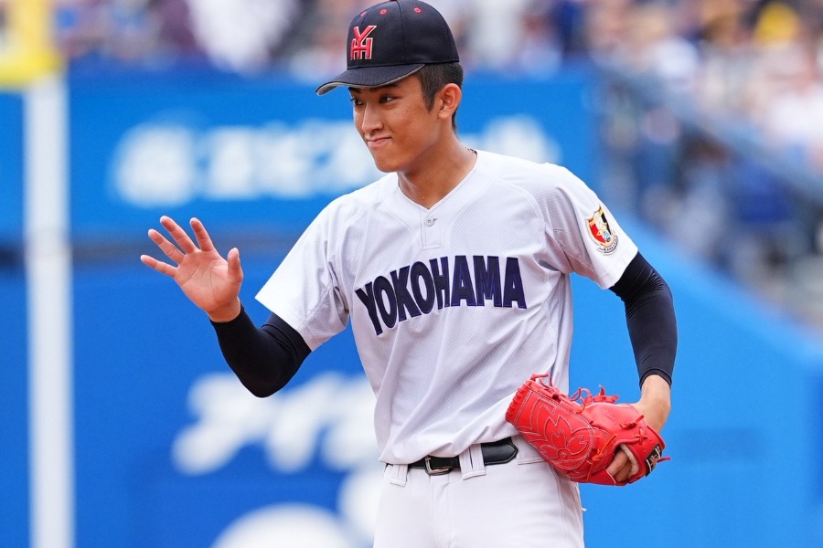 桐光学園戦に先発した横浜・織田翔希【写真：小林靖】
