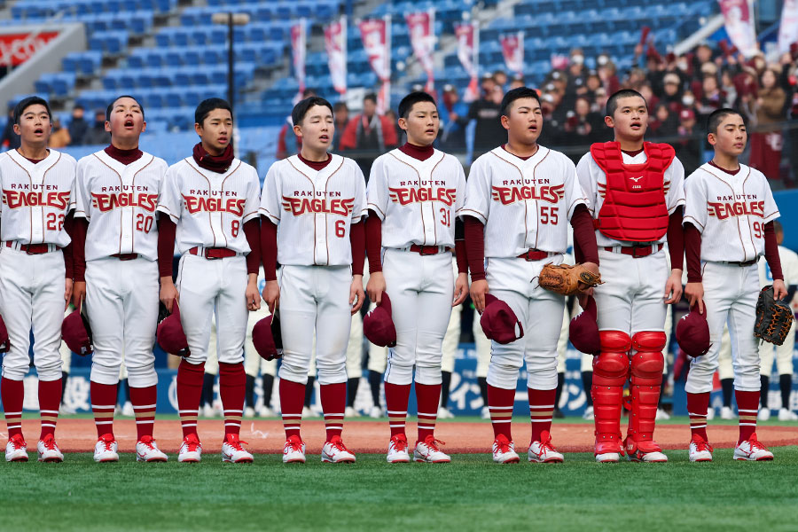 昨年大会に出場した楽天ジュニアナイン【写真：加治屋友輝】