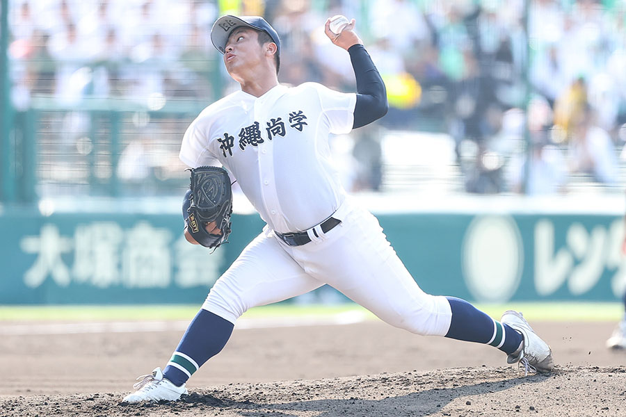 沖縄尚学・末吉良丞【写真：加治屋友輝】