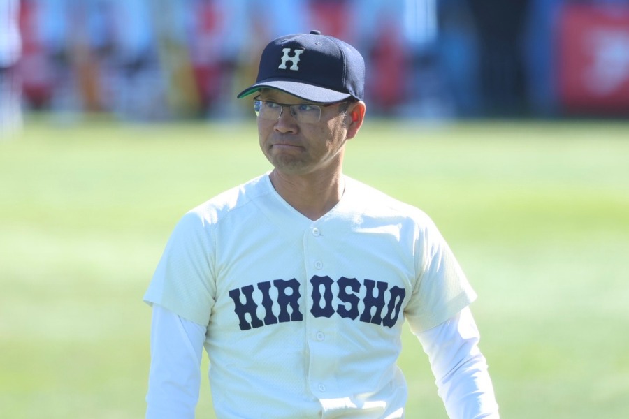 広島商・荒谷忠勝監督【写真：加治屋友輝】