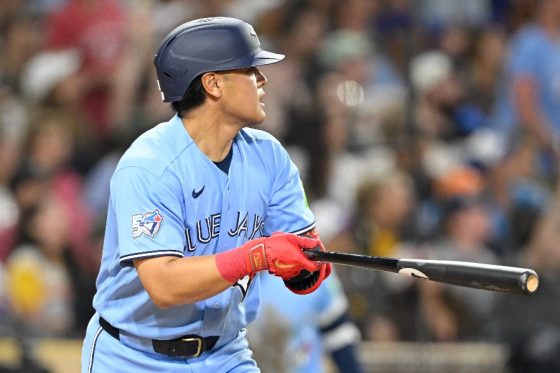98億円契約も納得…岡本和真が「希望の光」　歴史的“24”にカナダ最敬礼「アンビリーバブル」