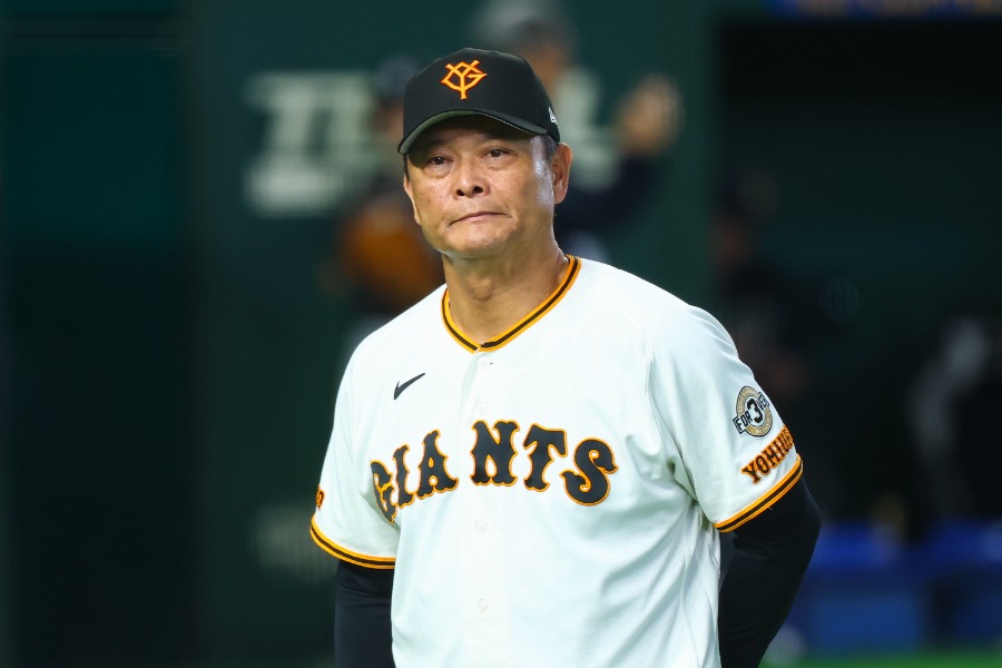 巨人・橋上秀樹監督代行【写真：加治屋友輝】