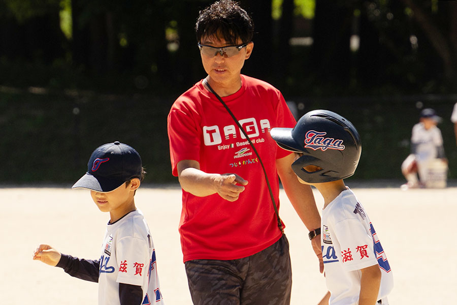 多賀少年野球クラブ・辻正人監督【写真：磯田健太郎】