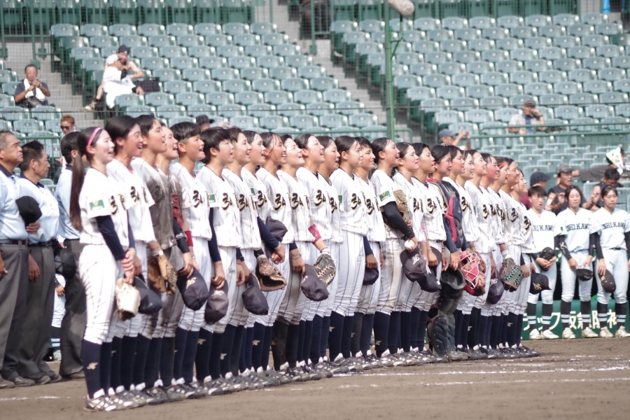全国高等学校女子硬式野球選手権大会で優勝した神戸弘陵ナイン【写真：喜岡桜】