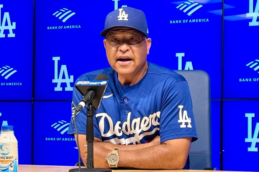 取材に応じたドジャースのデーブ・ロバーツ監督【写真：上野明洸】