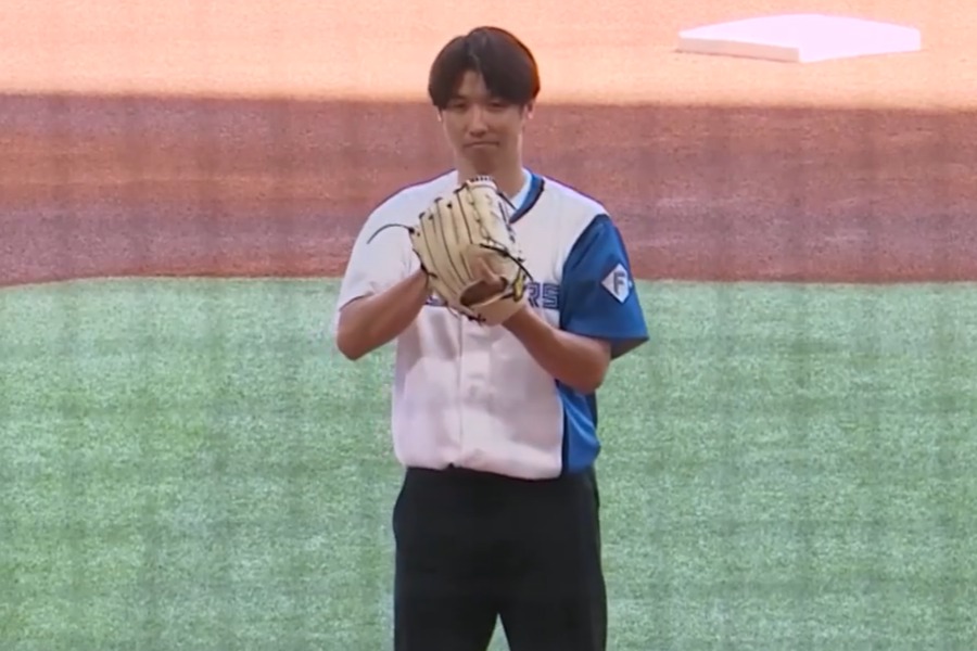 始球式を行った吉永健太朗さん【画像：パーソル パ・リーグTV】