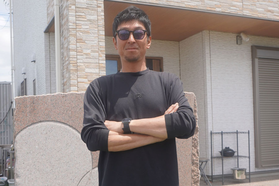 足を使ったキャッチボールの重要性を説く【写真:尾辻剛】