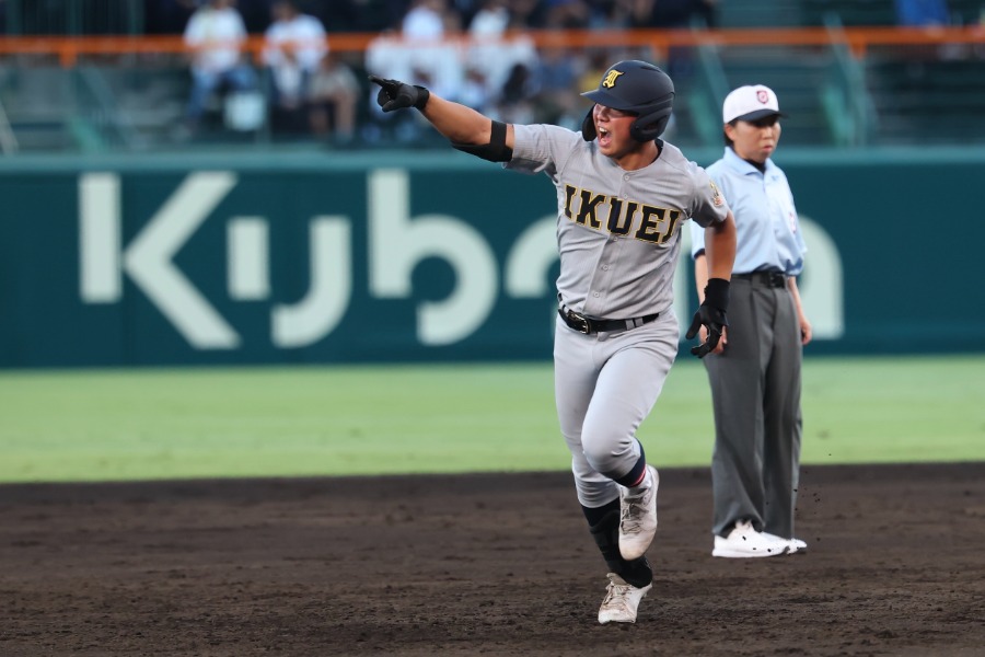 大会1号を放った仙台育英・田山纏【写真:加治屋友輝】