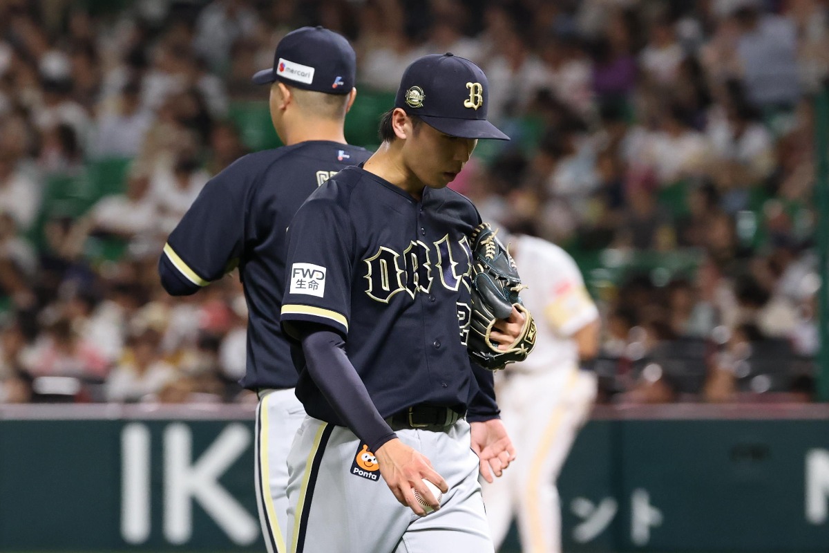 7月22日のソフトバンク戦で7失点を喫し降板するオリックス・齋藤響介【写真：栗木一考】