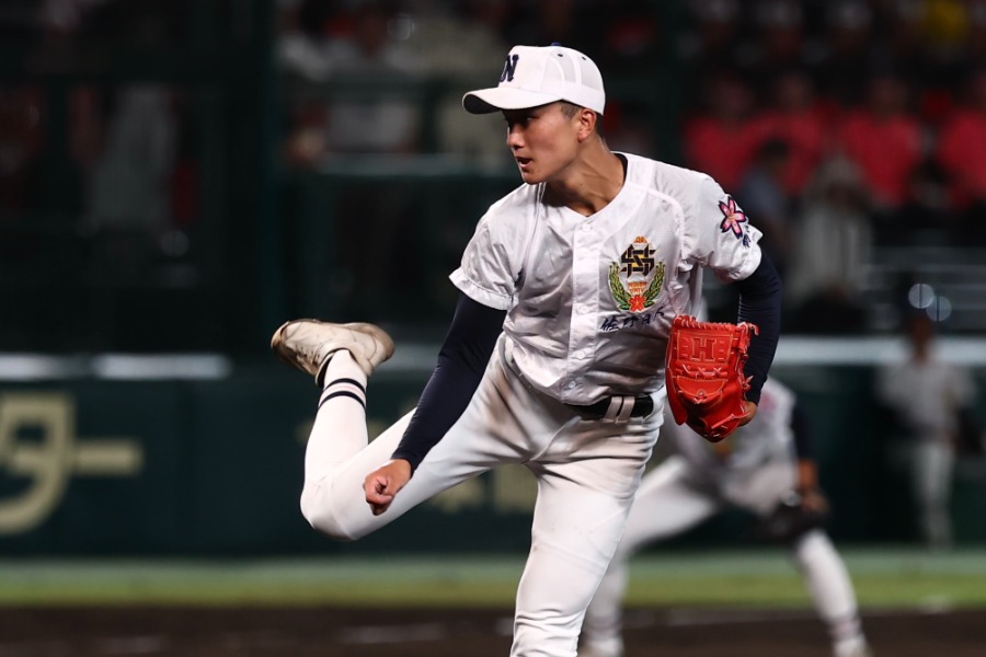 聖隷クリストファー戦に登板した佐野日大・鈴木有【写真:加治屋友輝】