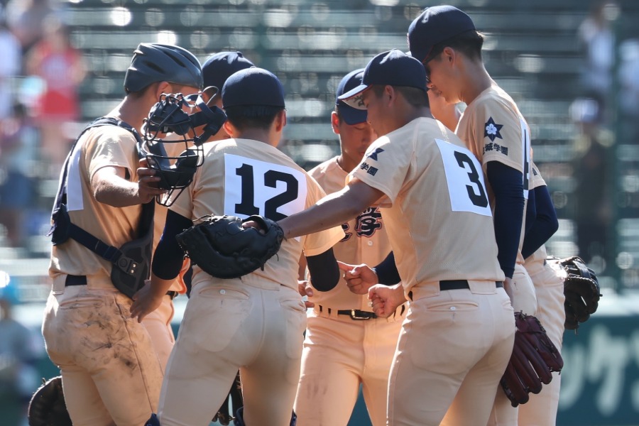 青森山田と対戦する遊学館ナイン【写真:加治屋友輝】