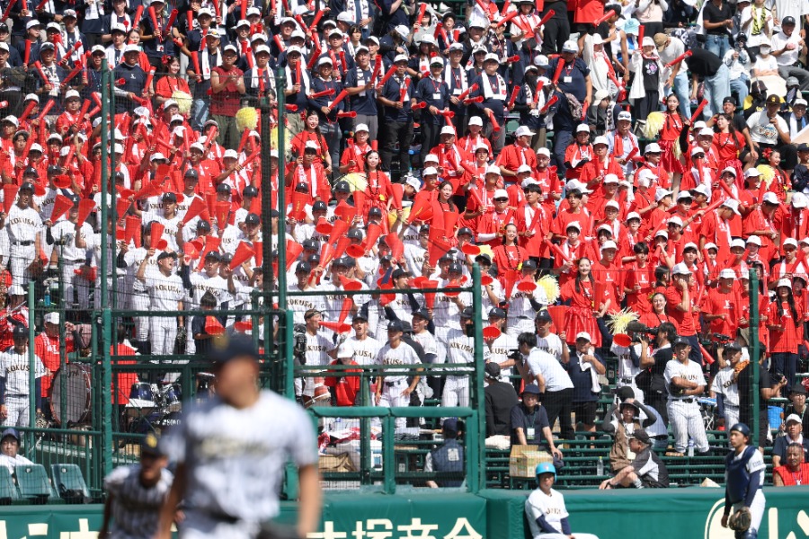甲子園に駆け付けた東日大昌平の応援団【写真：加治屋友輝】