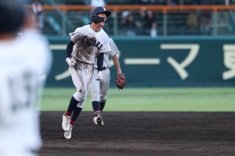逆転打を放った有明・永田晴輝【写真:加治屋友輝】