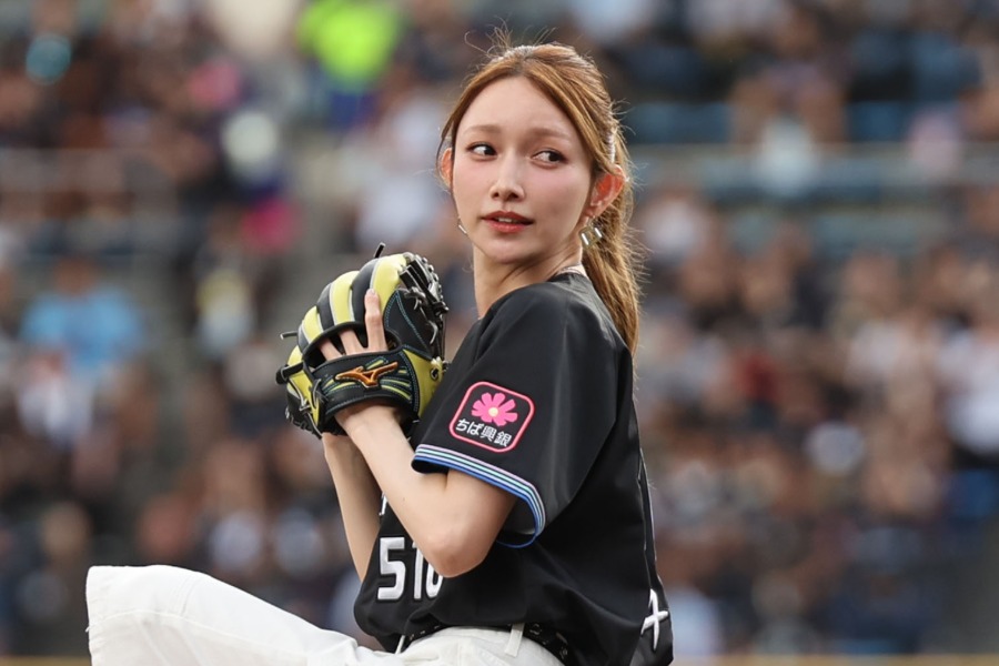 セレモニアルピッチに登場した歌手でタレントの後藤真希さん【写真：球団提供】