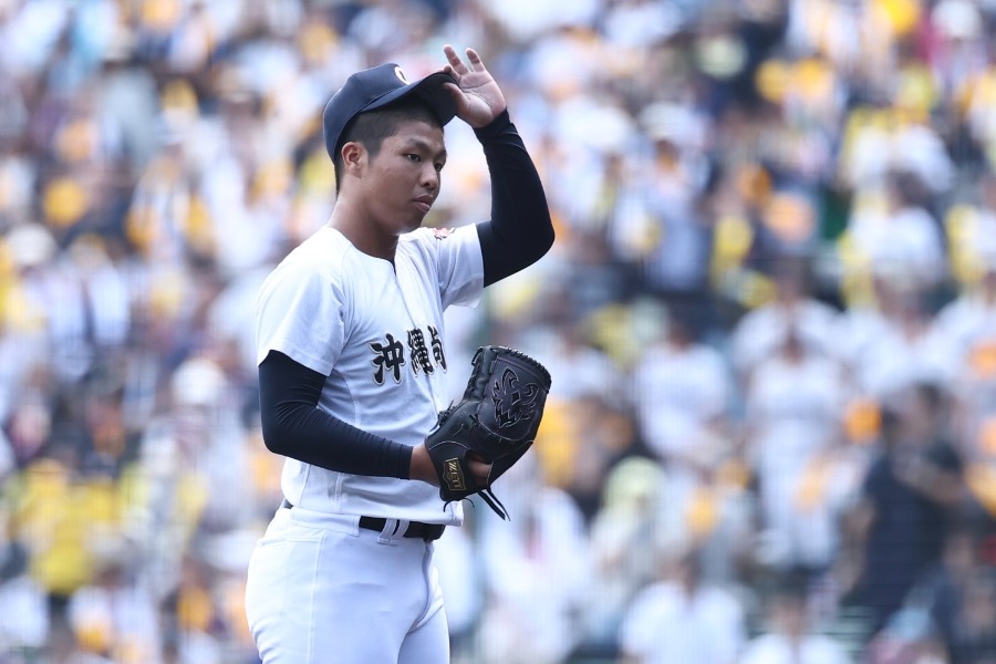 横浜戦に先発した沖縄尚学・末吉良丞【写真:加治屋友輝】