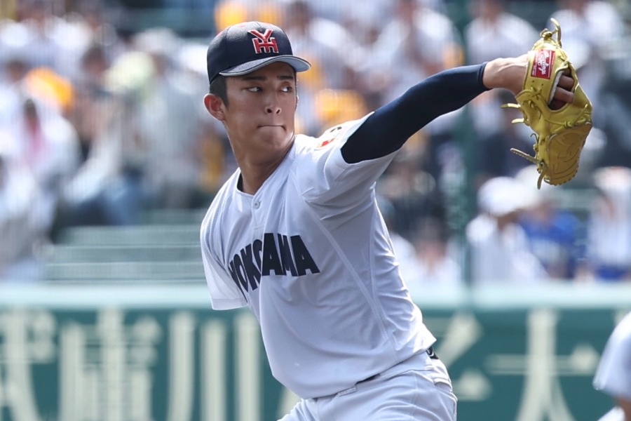 沖縄尚学戦に先発した横浜・織田翔希【写真:加治屋友輝】