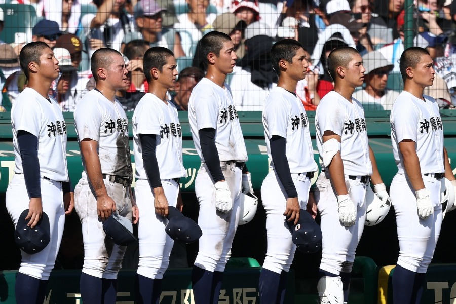 横浜に敗北した沖縄尚学ナイン【写真:加治屋友輝】