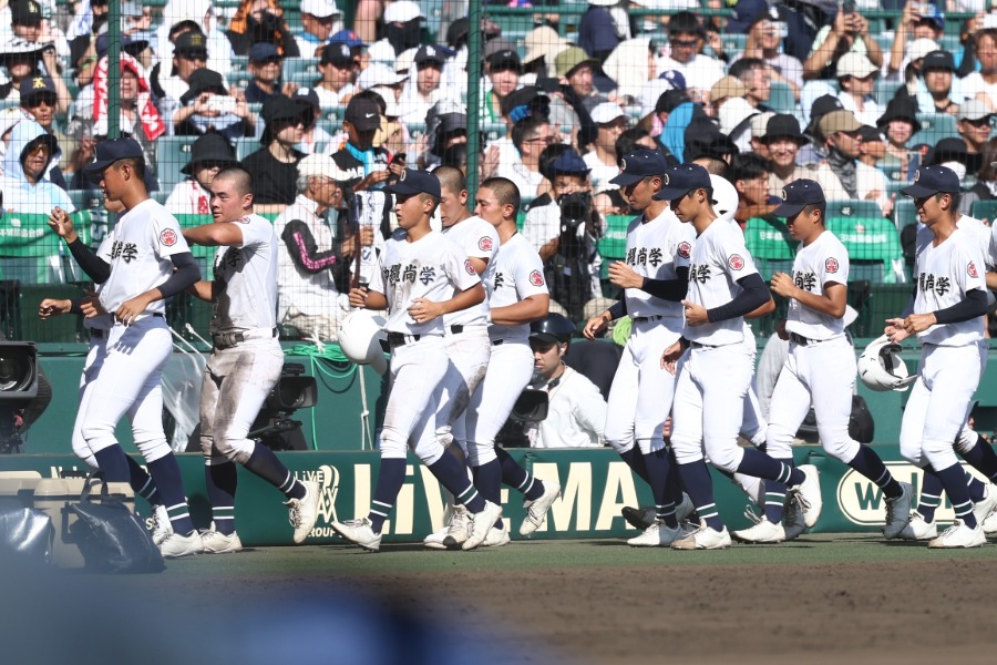 横浜に敗れた沖縄尚学ナイン【写真:加治屋友輝】