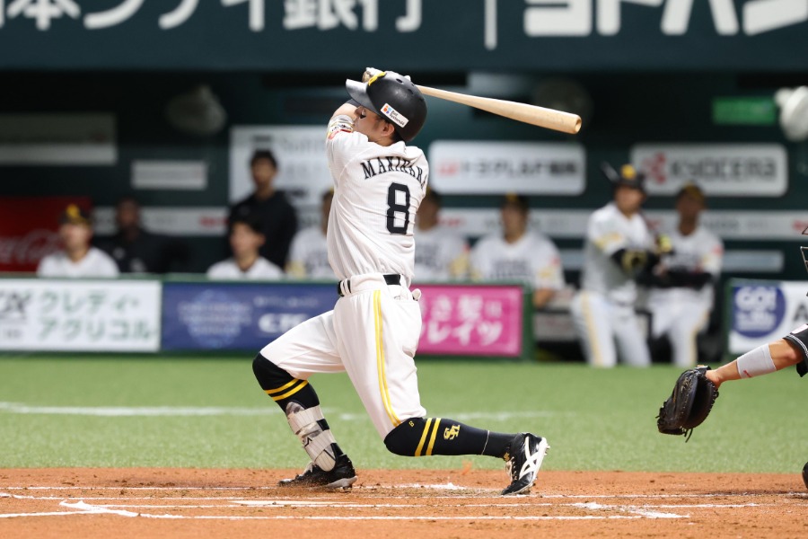 ロッテ戦で本塁打を放ったソフトバンク・牧原大成【写真：栗木一考】