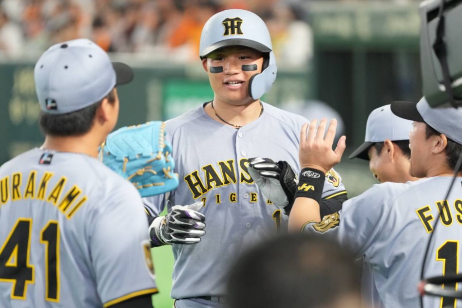 巨人戦で2本の本塁打を放った阪神・森下翔太【写真：井上学】