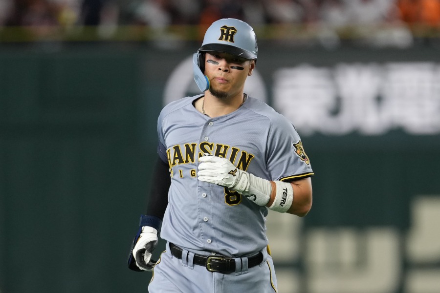 巨人戦で本塁打を放った阪神・佐藤輝明【写真：井上学】