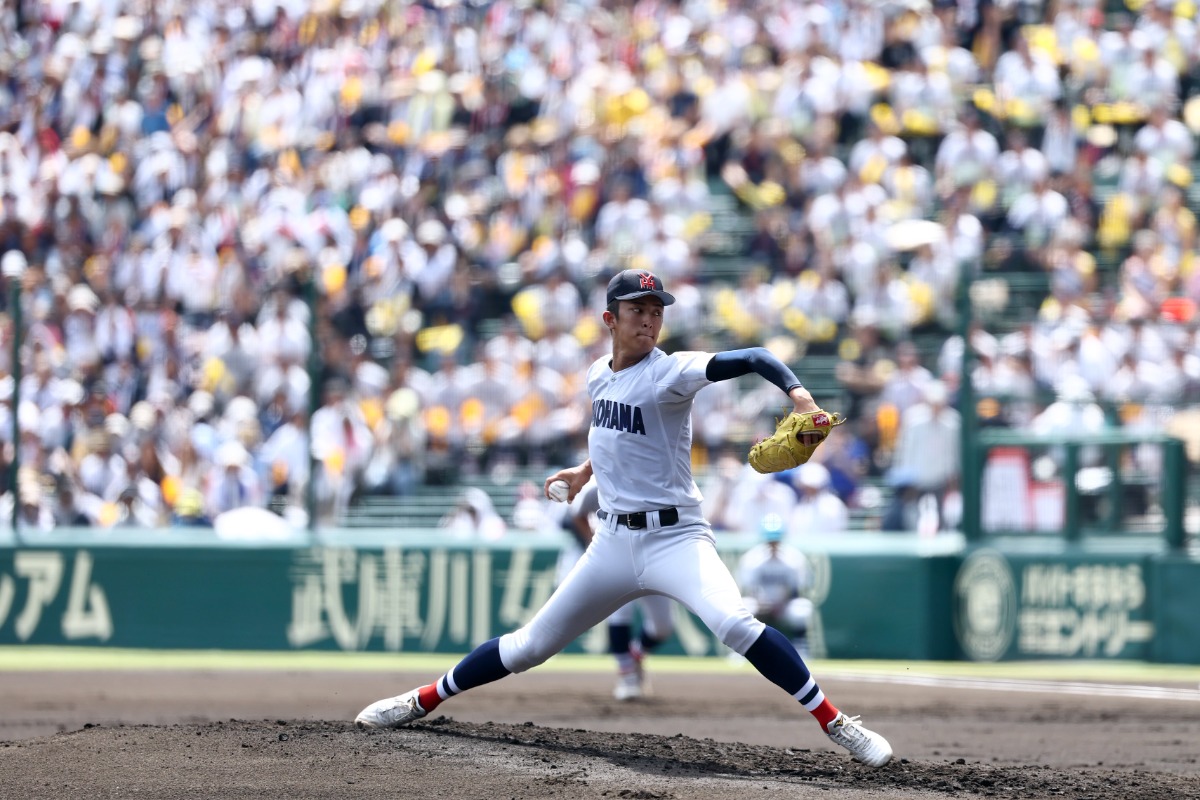 甲子園の大観衆を味方につけ力投した【写真：加治屋友輝】