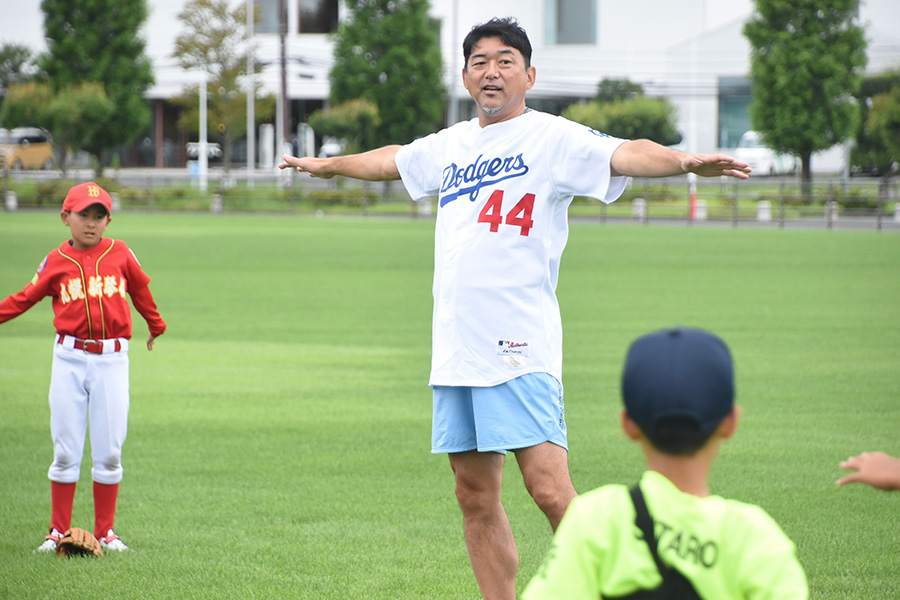 練習の質を日々向上させる大切さを子どもたちに伝えた【写真:川浪康太郎】