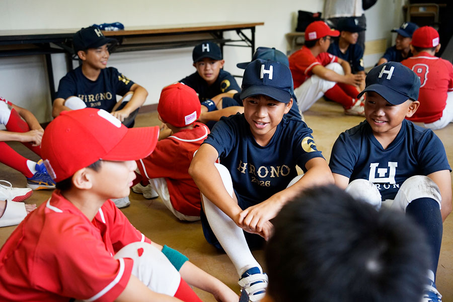 アフターマッチファンクションを行う様子【写真:磯田健太郎】