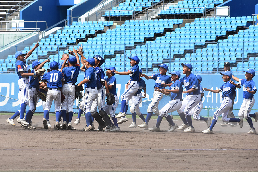 最多9度目の優勝を果たした長曽根ストロングス【写真：高橋幸司】