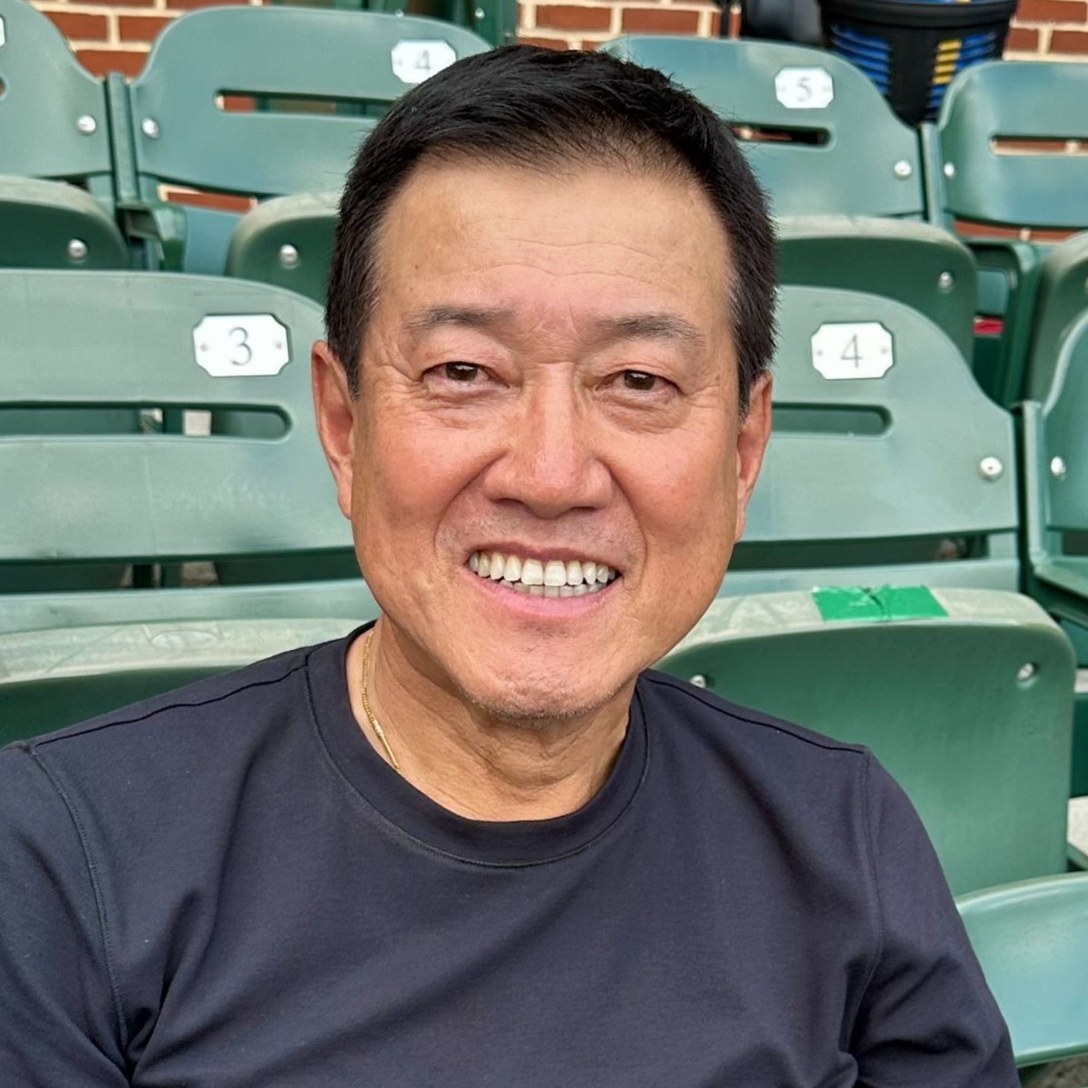 菅野のメジャー登板を現地で観戦する原辰徳氏【写真：木崎英夫】