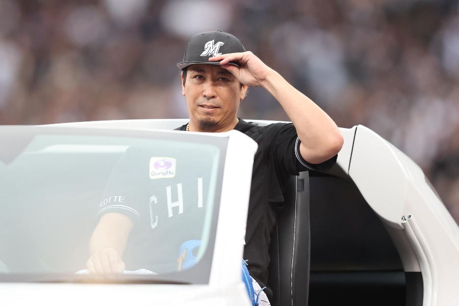 250セーブを達成したロッテ・益田直也【写真:栗木一考】