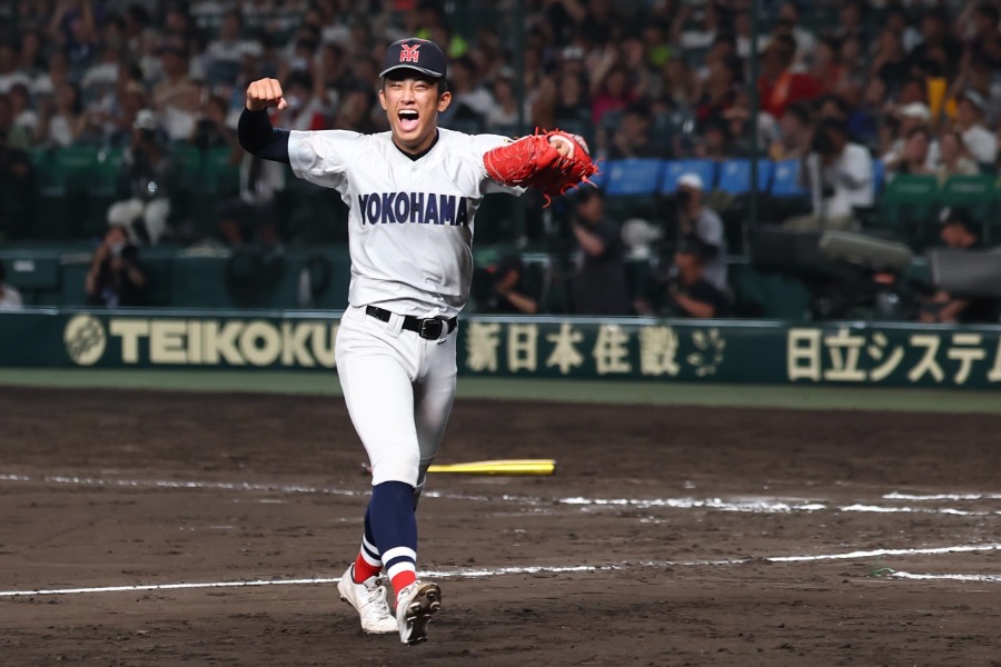 2回戦・日南学園戦、リリーフで登板した横浜・織田翔希【写真：加治屋友輝】