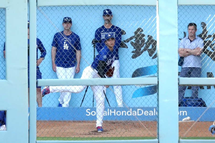 ブルワーズ戦前にブルペン入りしたドジャース・大谷翔平【写真:黒澤崇】