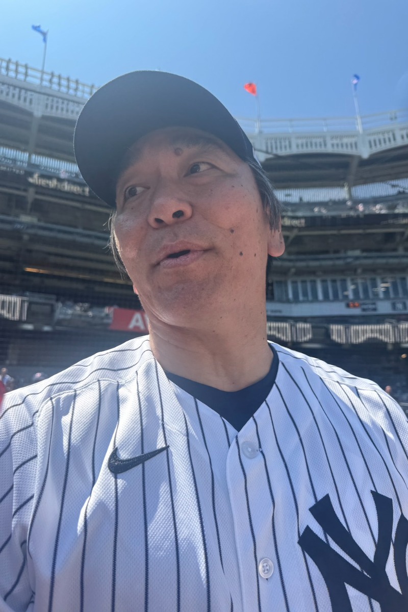 取材に応じるヤンキースOBの松井秀喜氏【写真：佐藤直子】