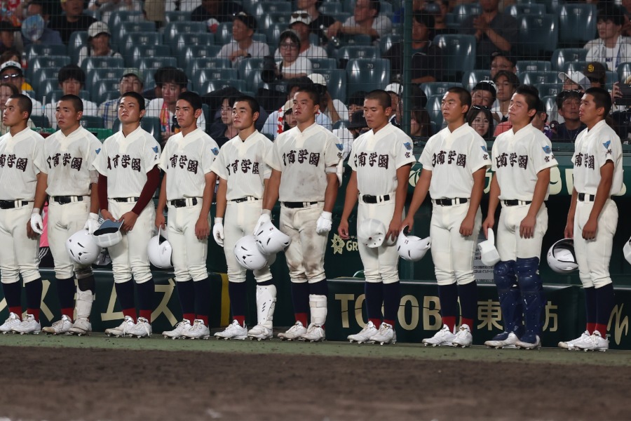 横浜に敗れた日南学園ナイン【写真：加治屋友輝】