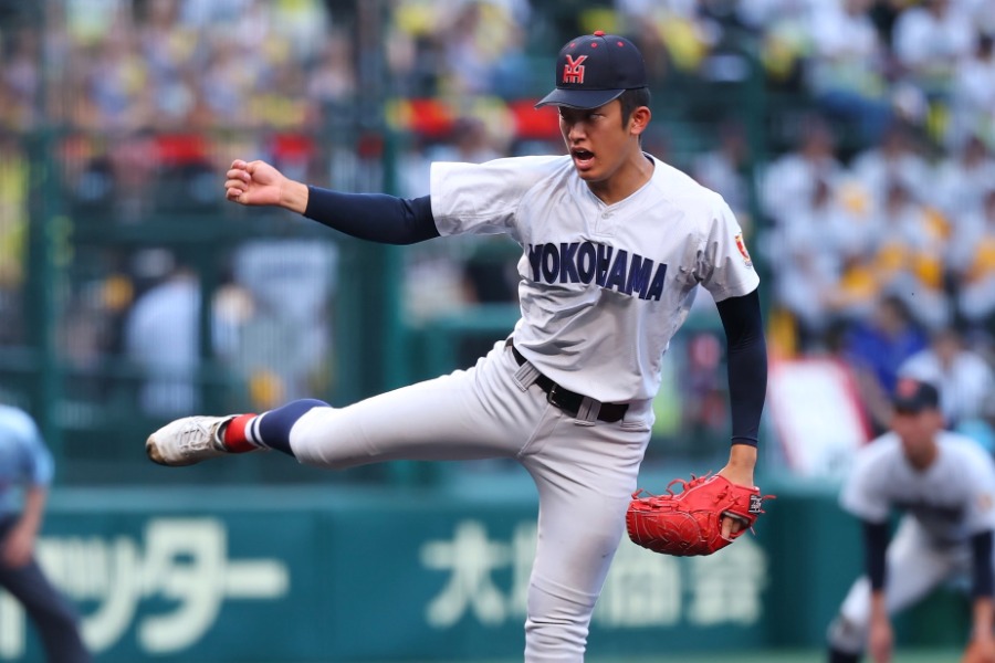 霞ケ浦戦に2番手で登板した横浜・織田翔希【写真：加治屋友輝】