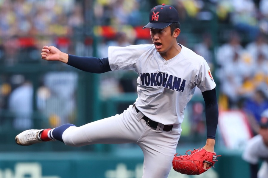 日南学園戦に登板した横浜・織田翔希【写真:加治屋友輝】
