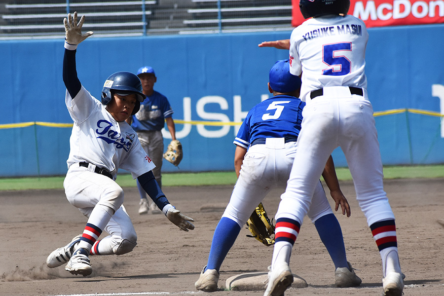決勝戦、1点ビハインドの最終6回に生川友翔の三塁打で追いすがる【写真：高橋幸司】