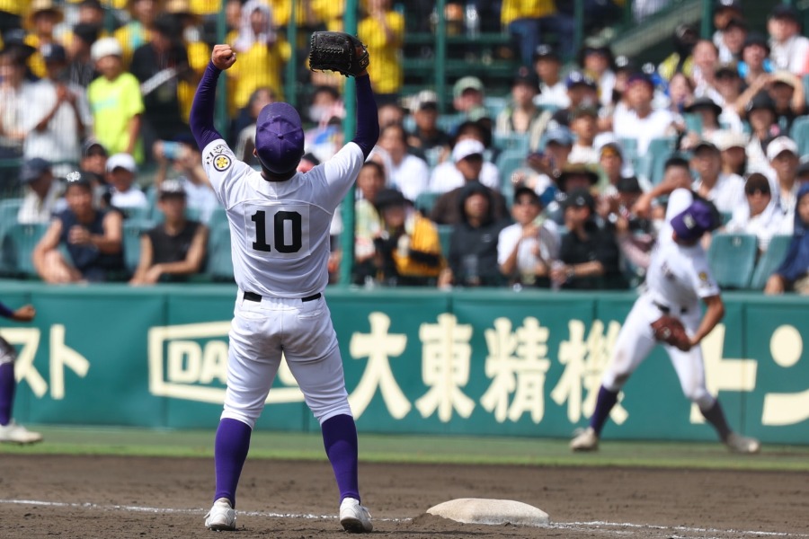三重戦に登板した天理・橋本桜佑【写真：加治屋友輝】