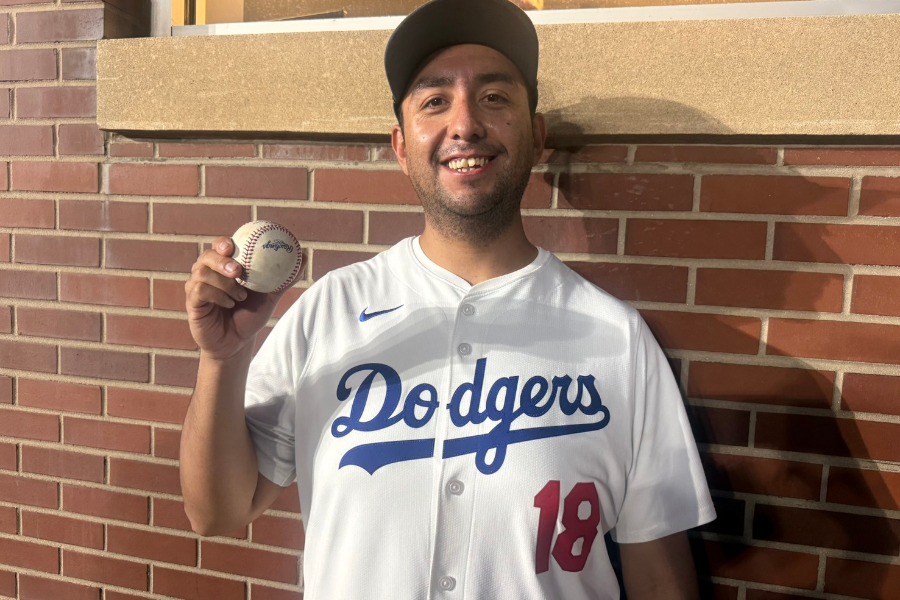 大谷翔平の28号をキャッチしたマシュー・ルナさん【写真：上野明洸】