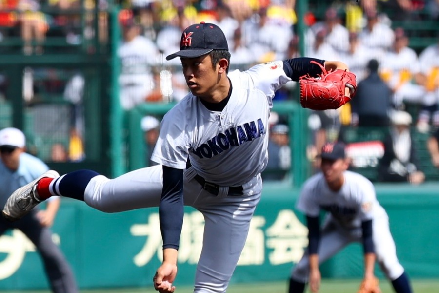 花巻東戦に先発した横浜・織田翔希【写真：加治屋友輝】